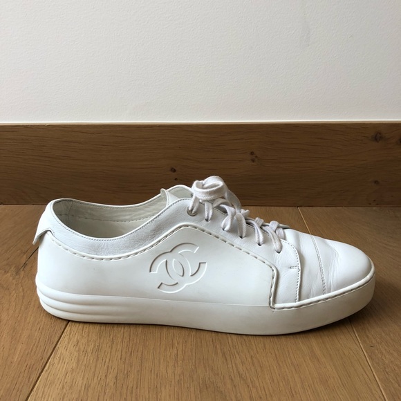 SOLD Authentic CHANEL white sneakers! Size 40.5 - Picture 3 of 8